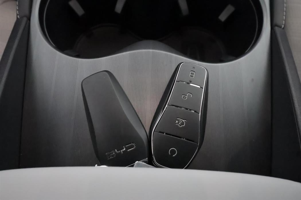 BYD Seal 6 DM-i 2025