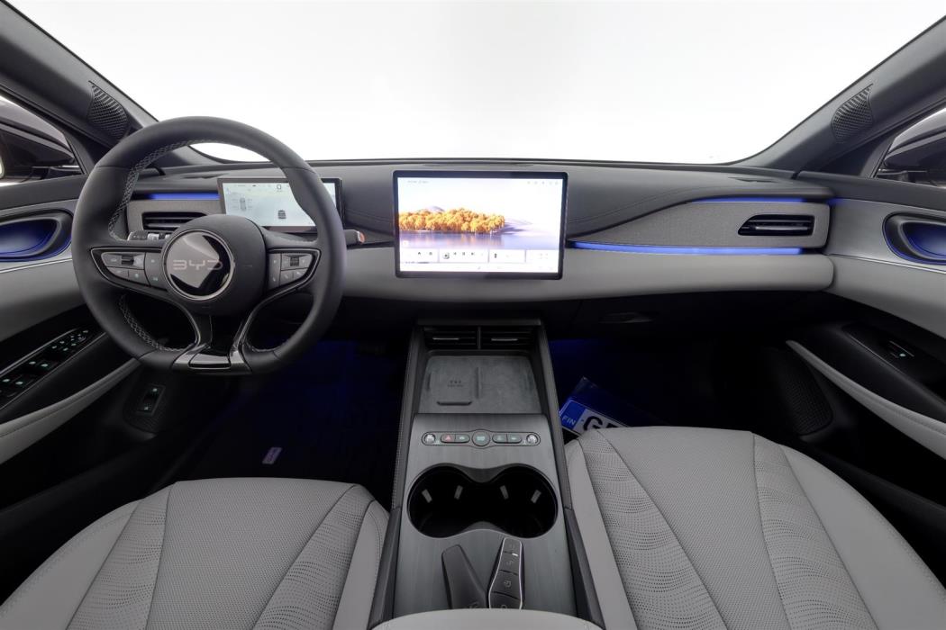 BYD Seal 6 DM-i 2025