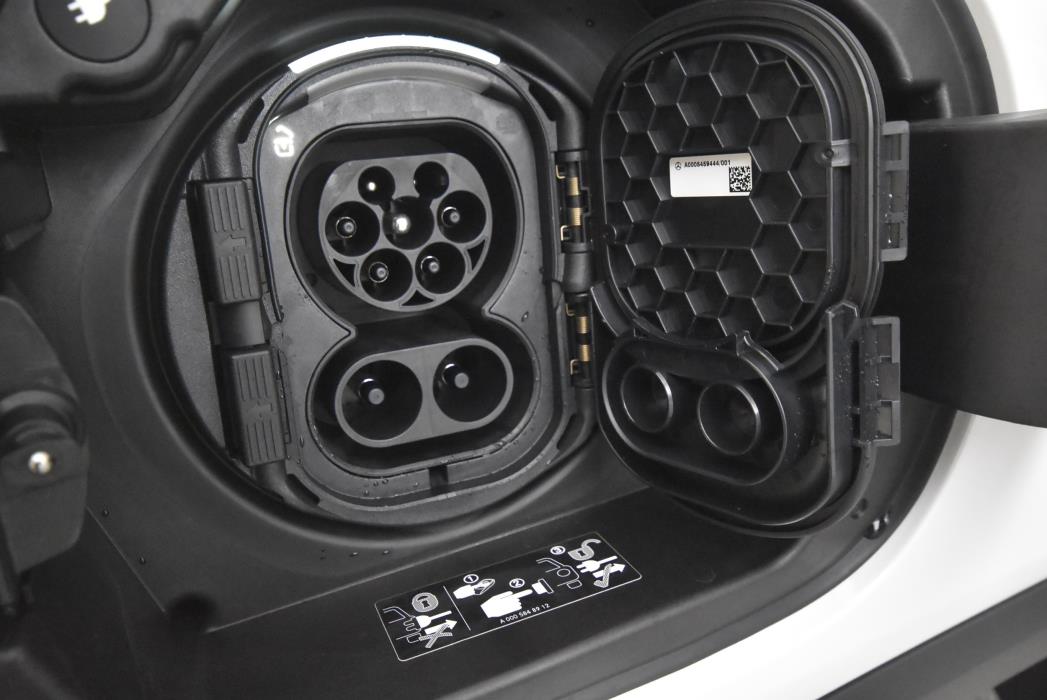 Mercedes-Benz EQB 2025