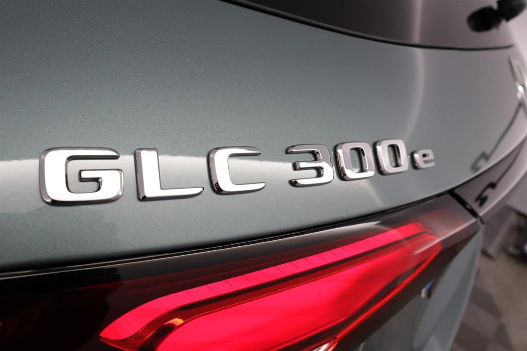 Mercedes-Benz GLC 2025