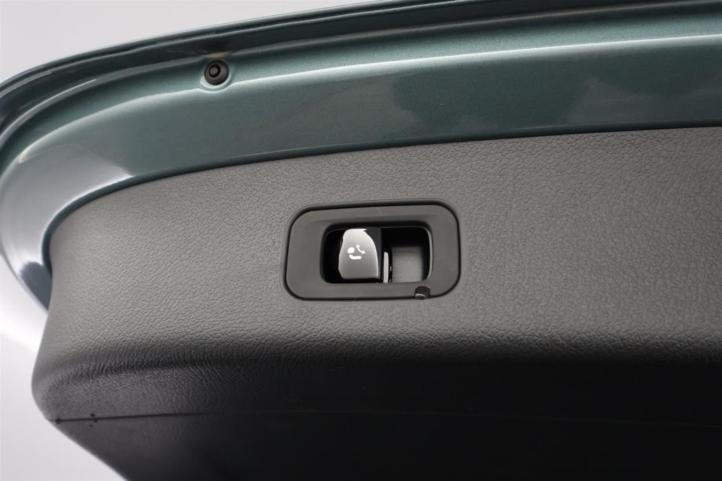 Mercedes-Benz GLC 2025