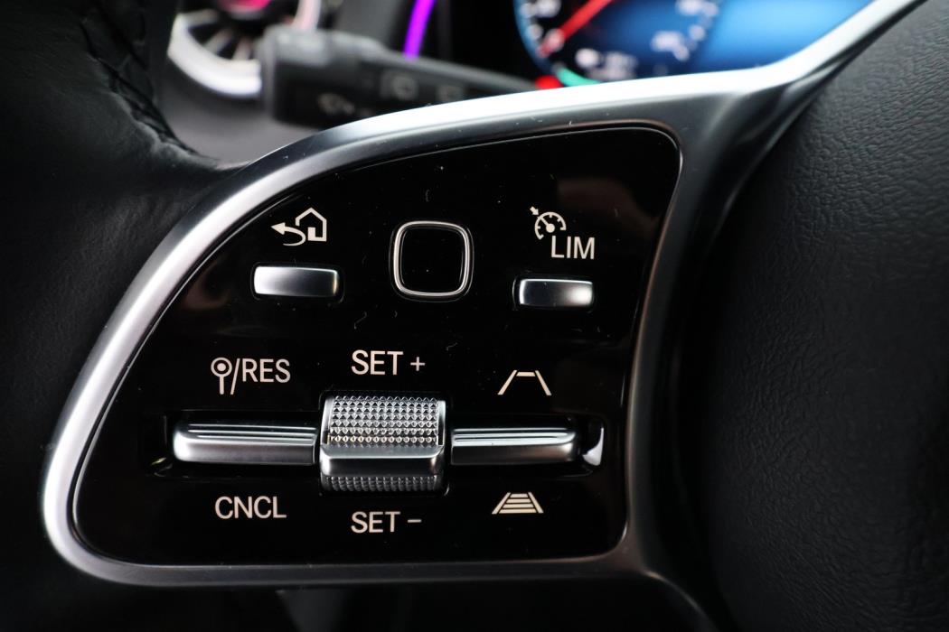 Mercedes-Benz EQB 2023