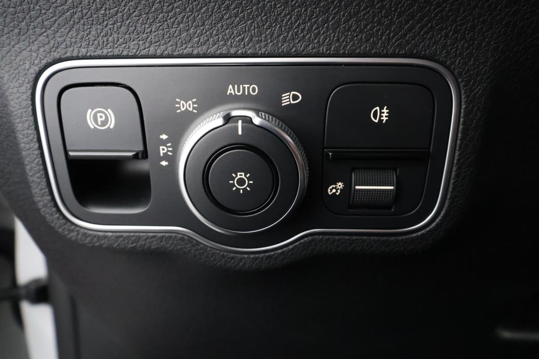 Mercedes-Benz EQB 2023