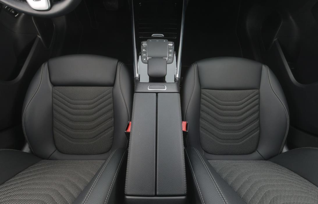 Mercedes-Benz EQB 2023