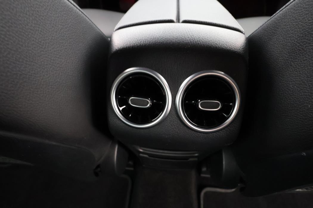 Mercedes-Benz EQB 2023