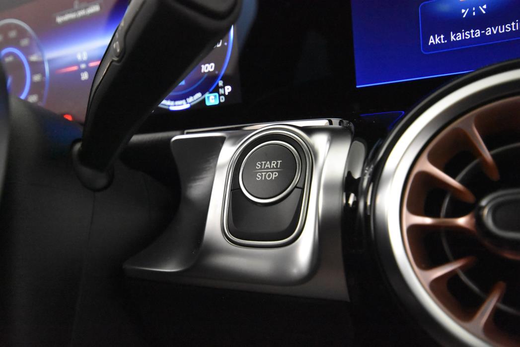 Mercedes-Benz EQB 2025