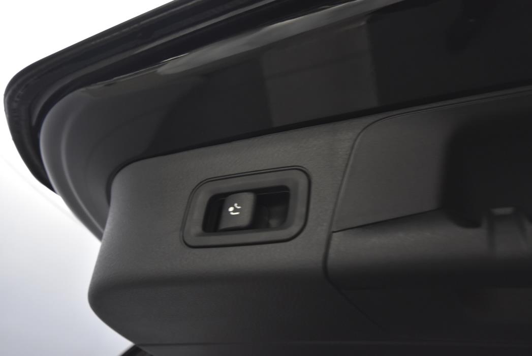 Mercedes-Benz EQB 2025