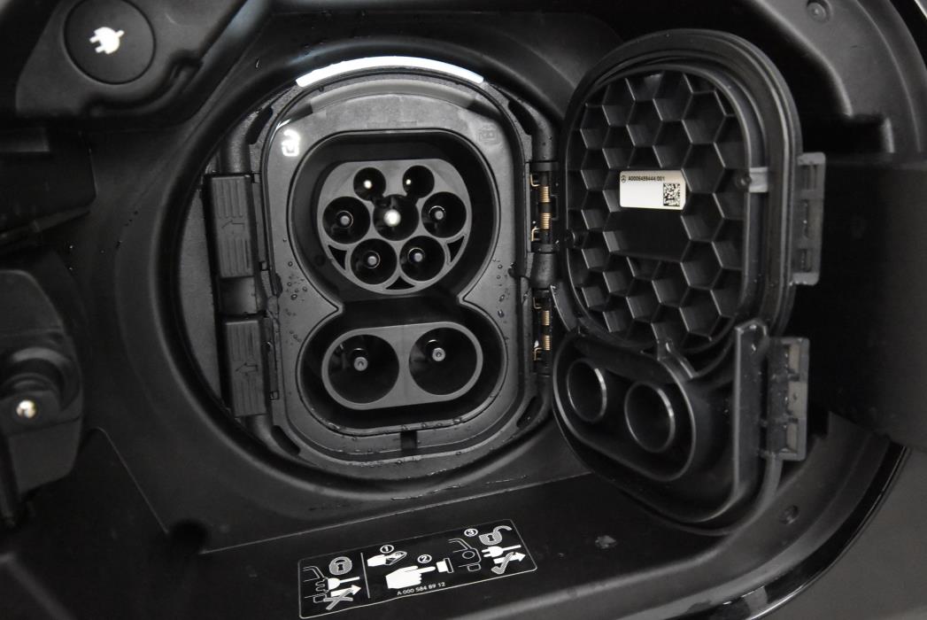 Mercedes-Benz EQB 2025