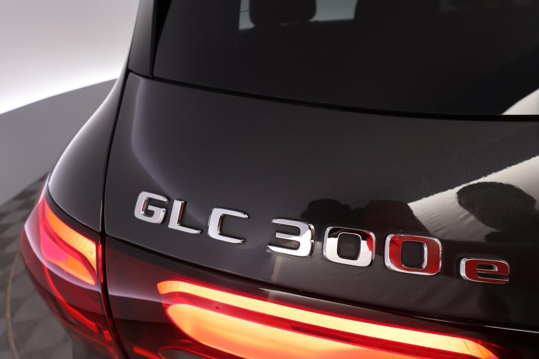 Mercedes-Benz GLC 2025