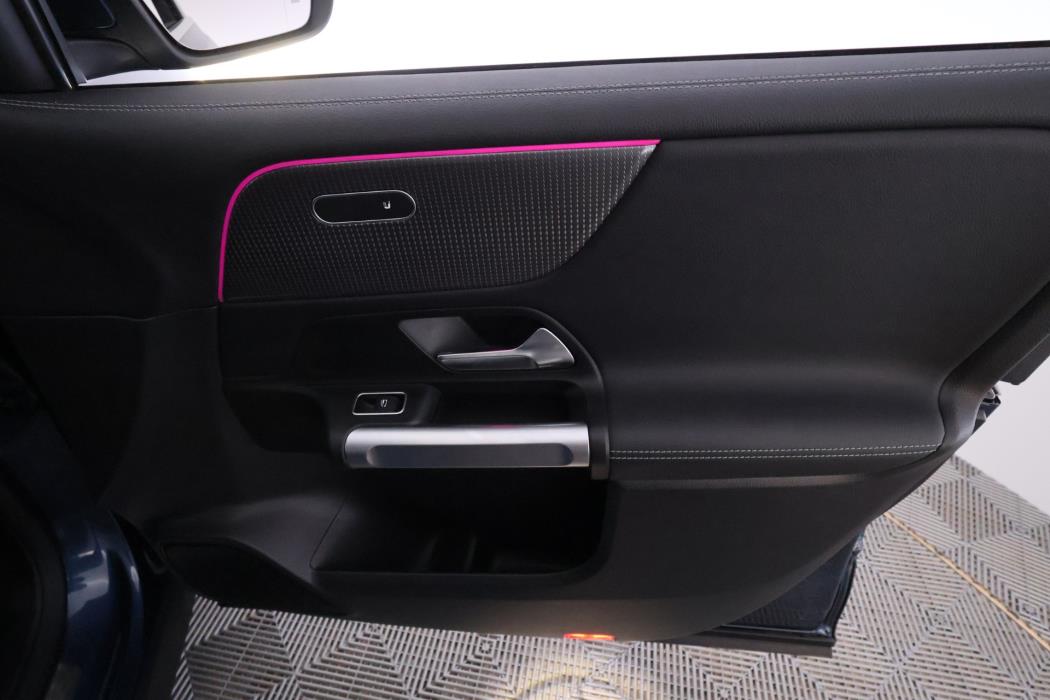 Mercedes-Benz EQB 2022