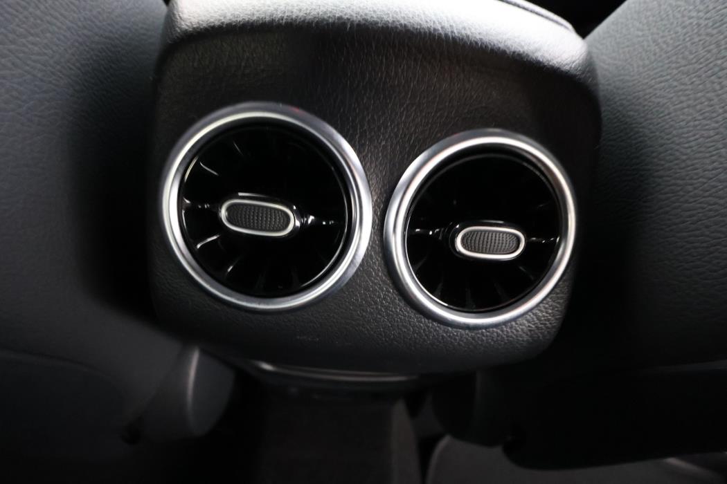 Mercedes-Benz GLA 2021