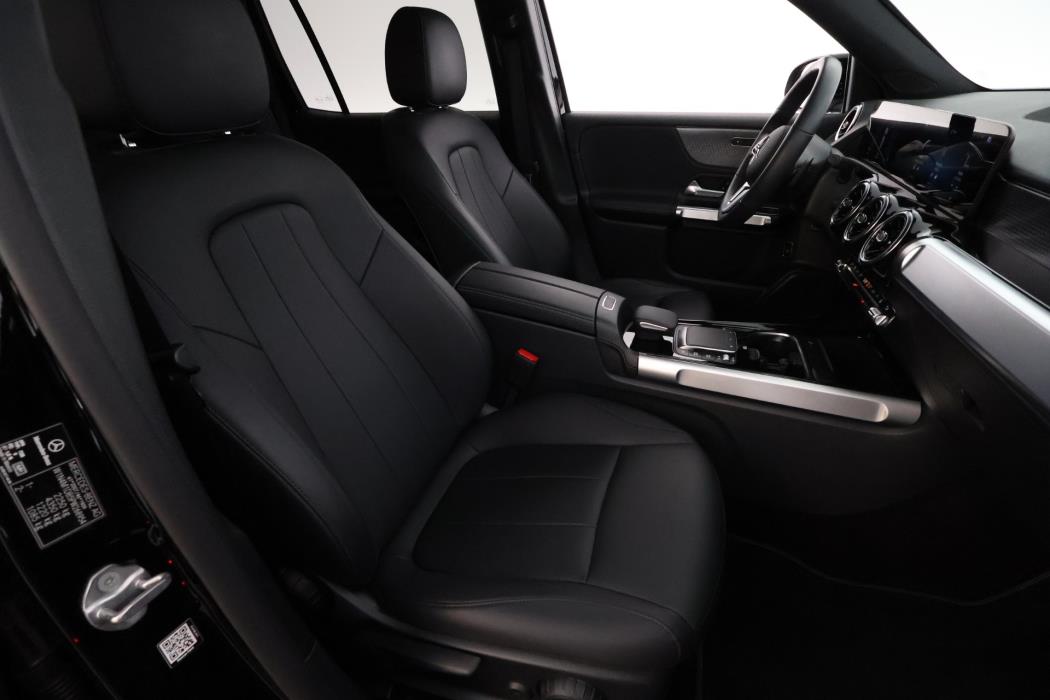 MERCEDES-BENZ GLB 2023