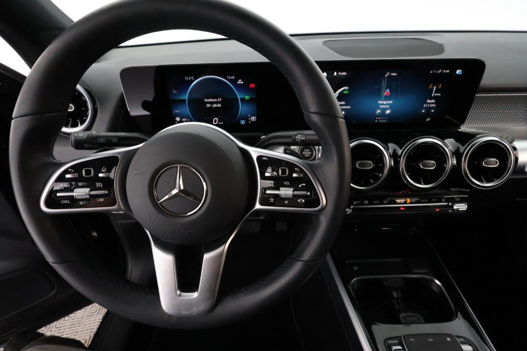 MERCEDES-BENZ GLB 2023