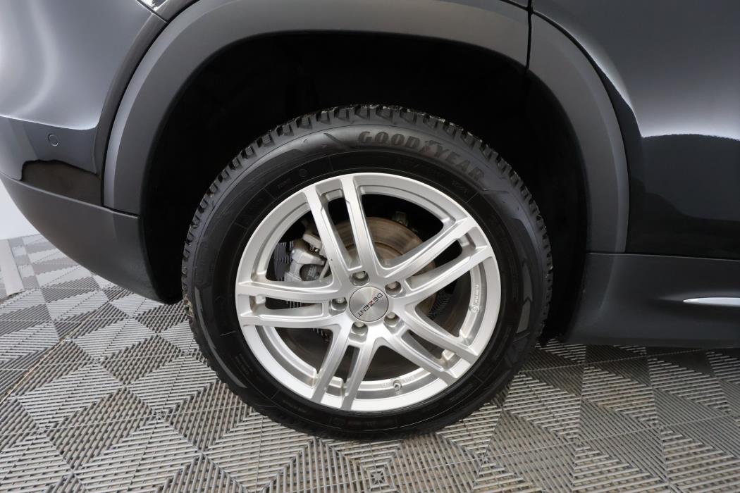 MERCEDES-BENZ GLB 2023