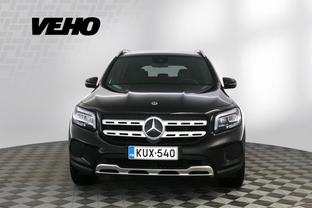 MERCEDES-BENZ GLB 2023