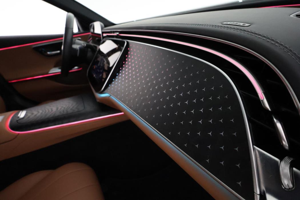 MERCEDES-BENZ E 2023