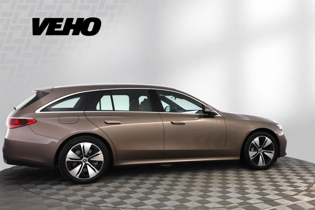 MERCEDES-BENZ E 2023