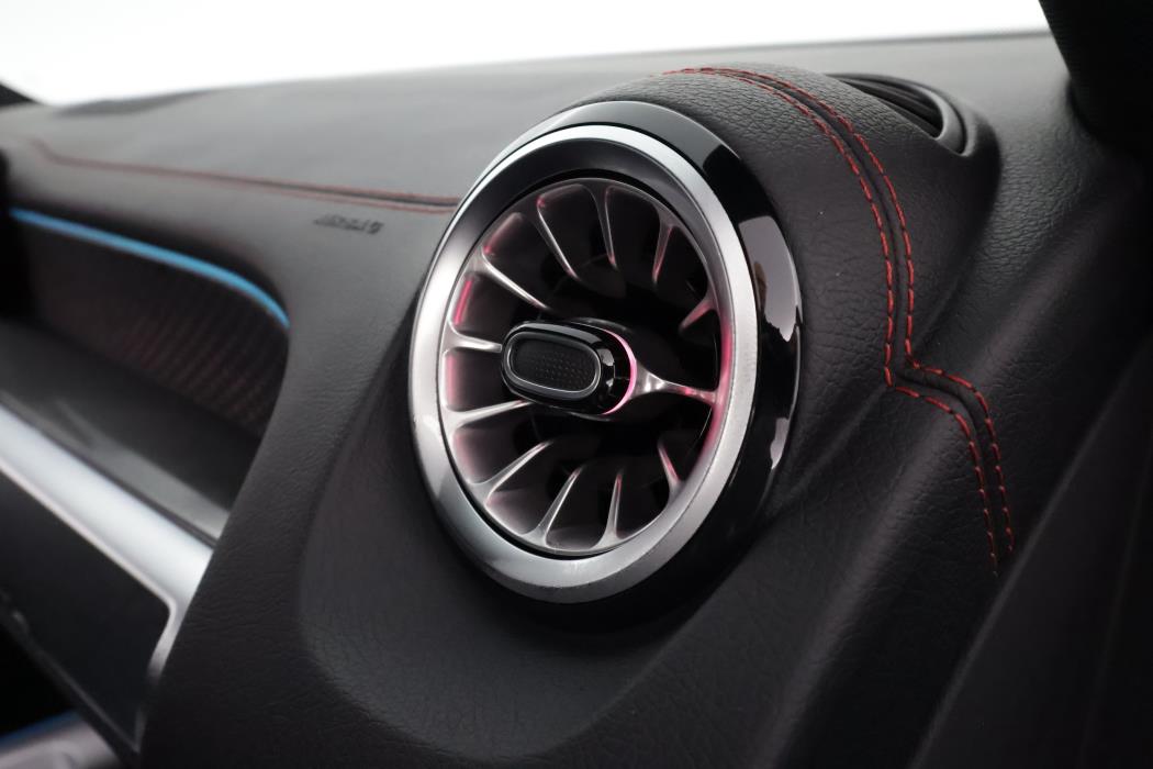 Mercedes-Benz EQB 2025