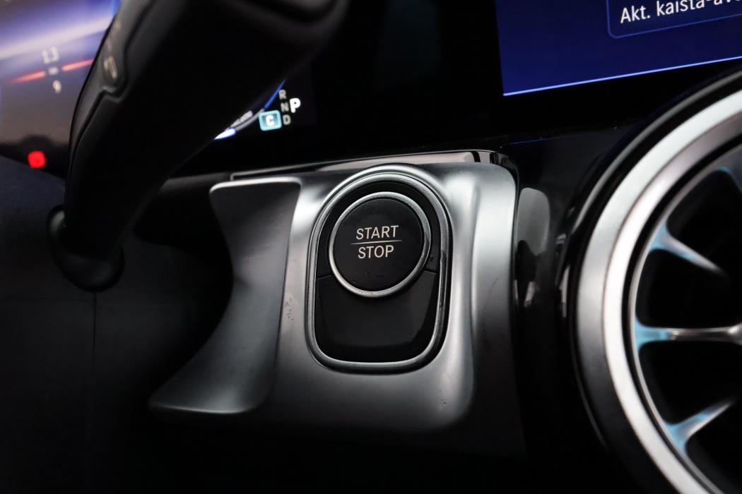 Mercedes-Benz EQB 2025