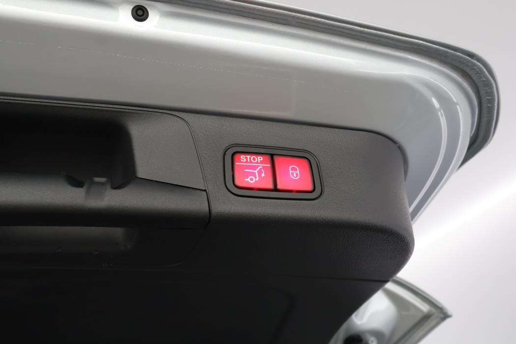 Mercedes-Benz EQB 2025