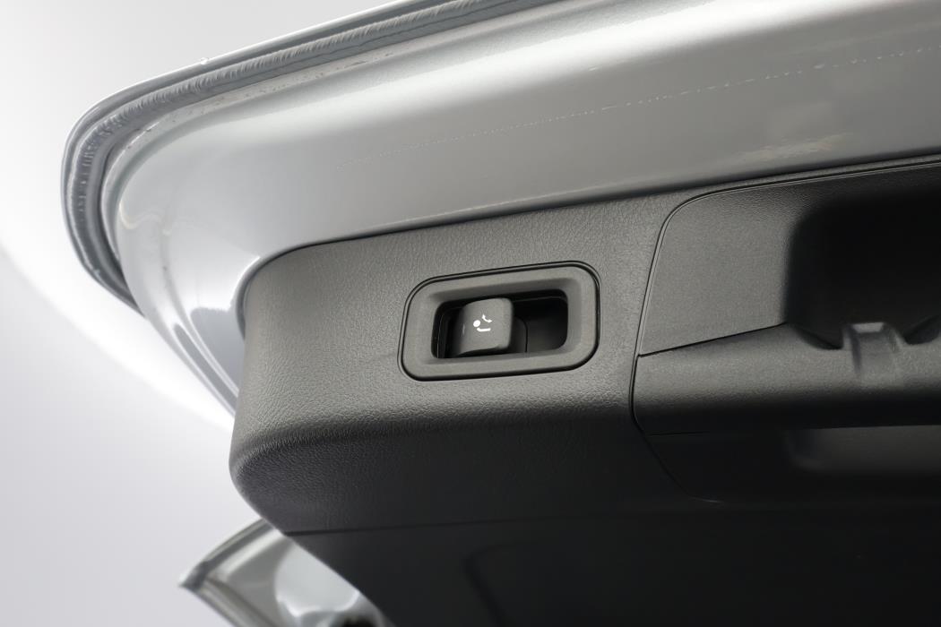 Mercedes-Benz EQB 2025