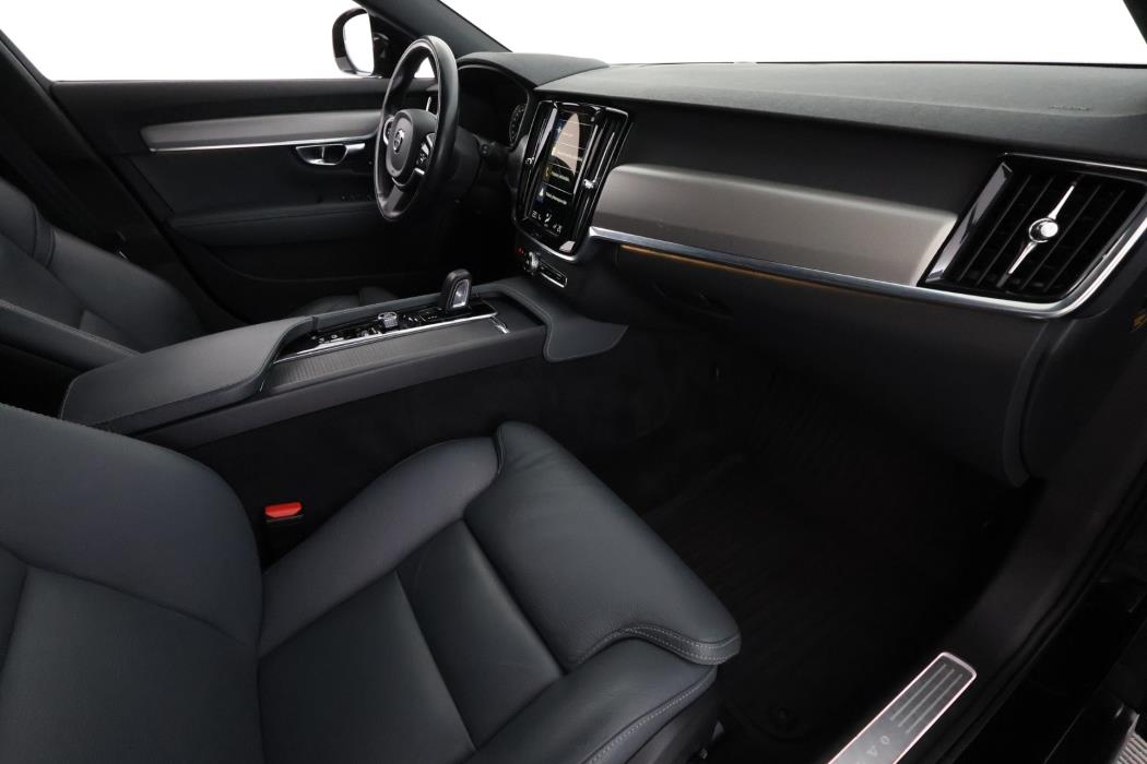 Volvo V90 Cross Country 2021