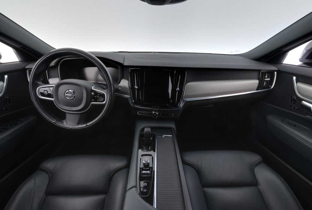 Volvo V90 Cross Country 2021