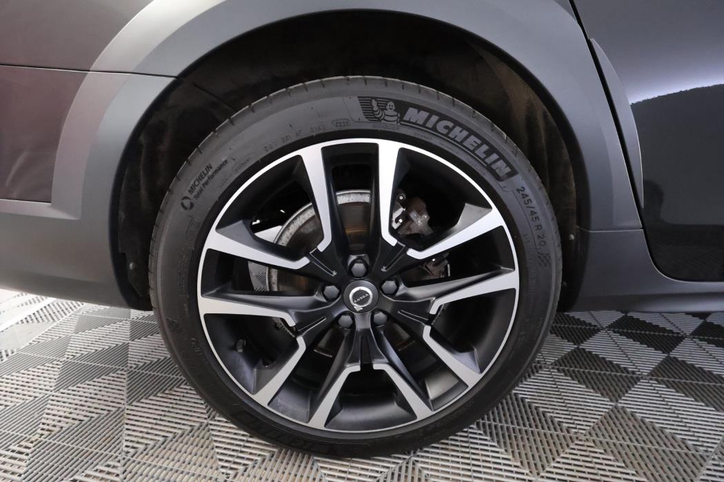 Volvo V90 Cross Country 2021