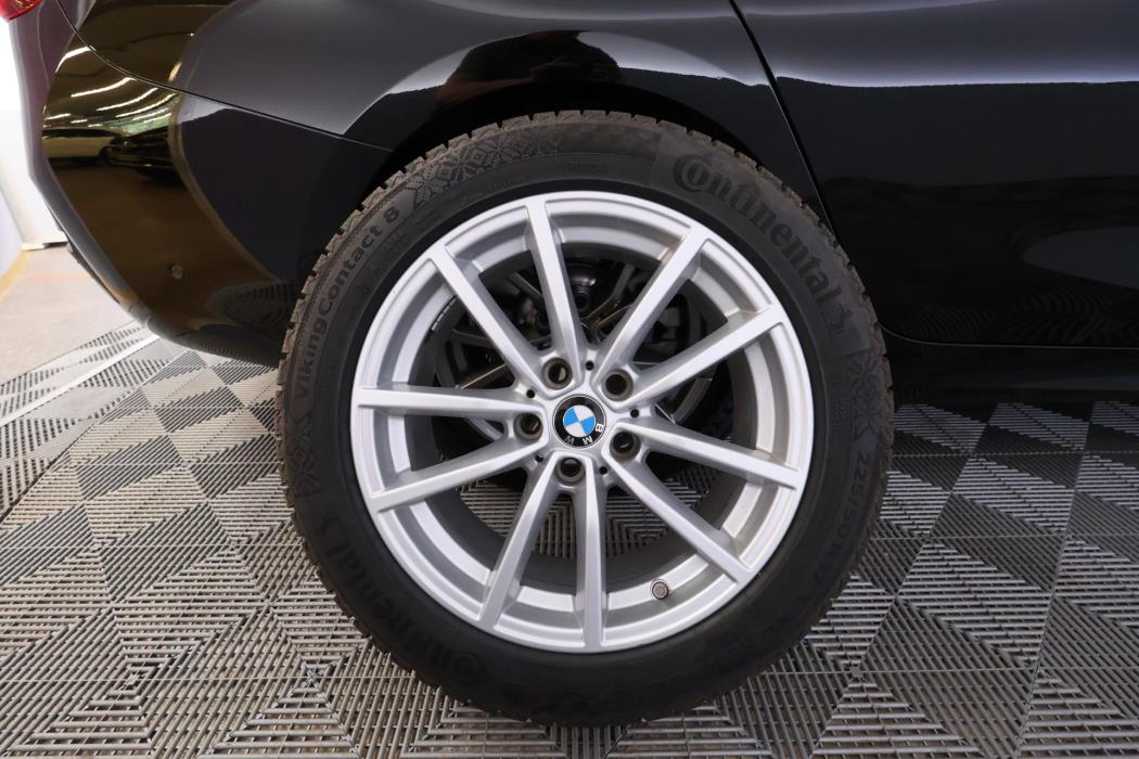 BMW 330 2021