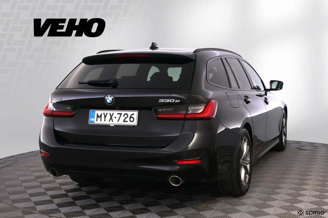 BMW 330 2021