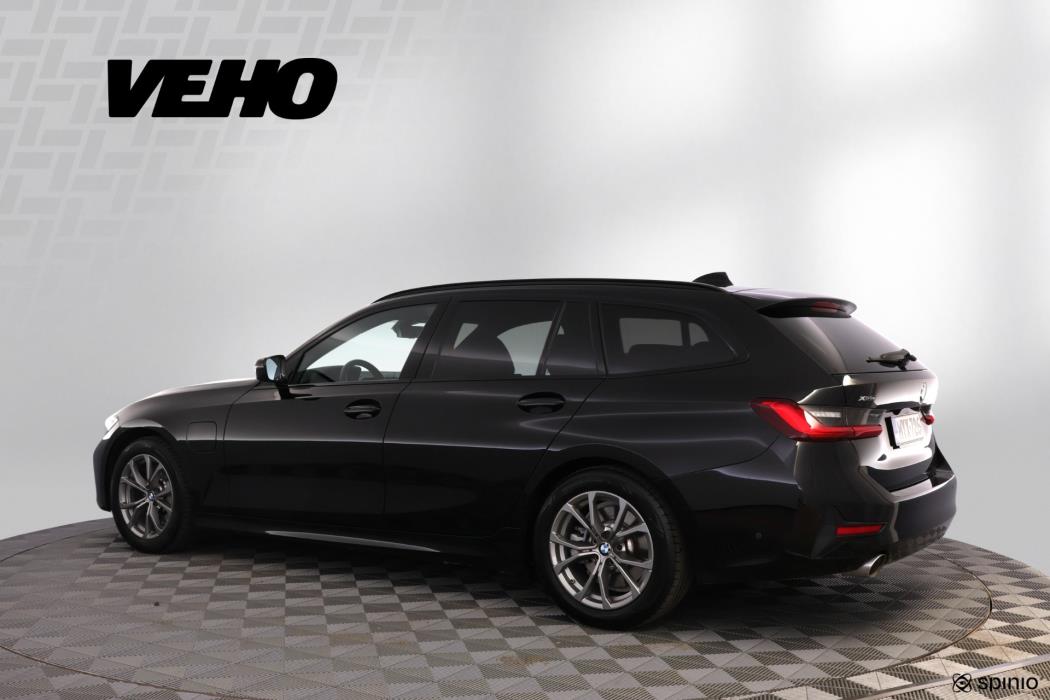 BMW 330 2021