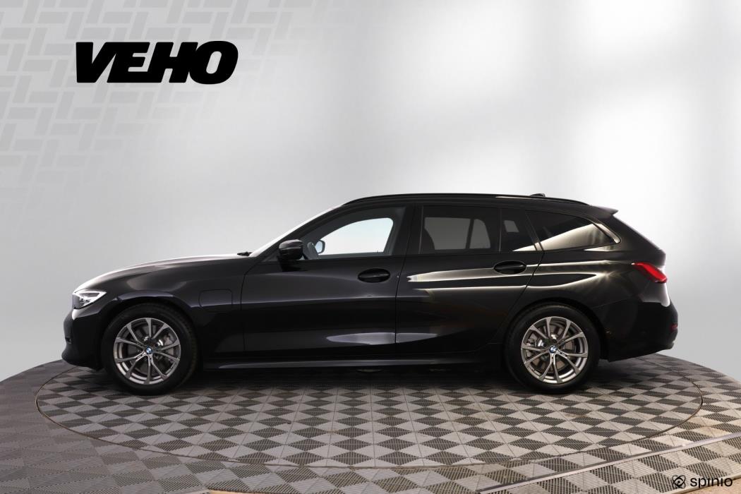 BMW 330 2021