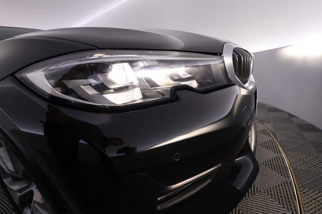 BMW 330 2021