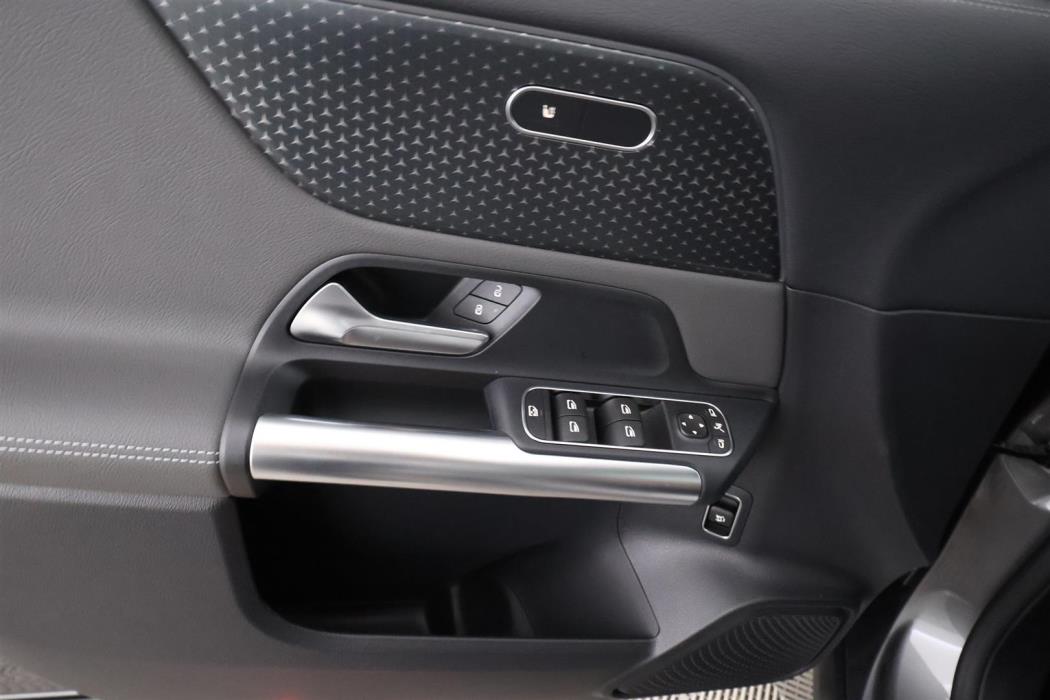 Mercedes-Benz EQA 2025