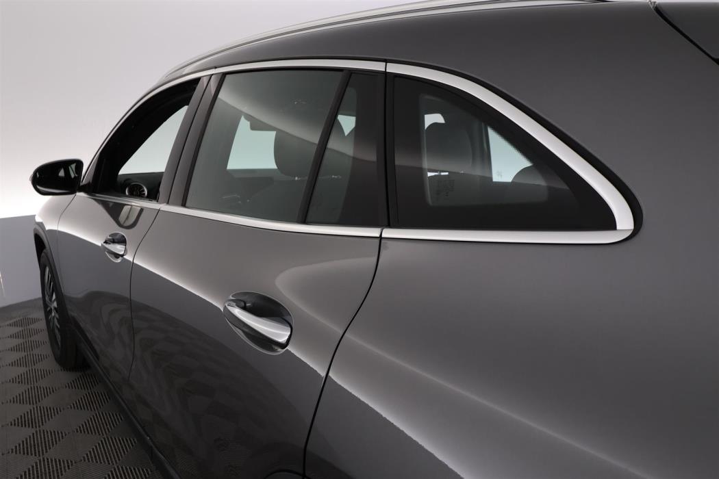 Mercedes-Benz EQA 2025