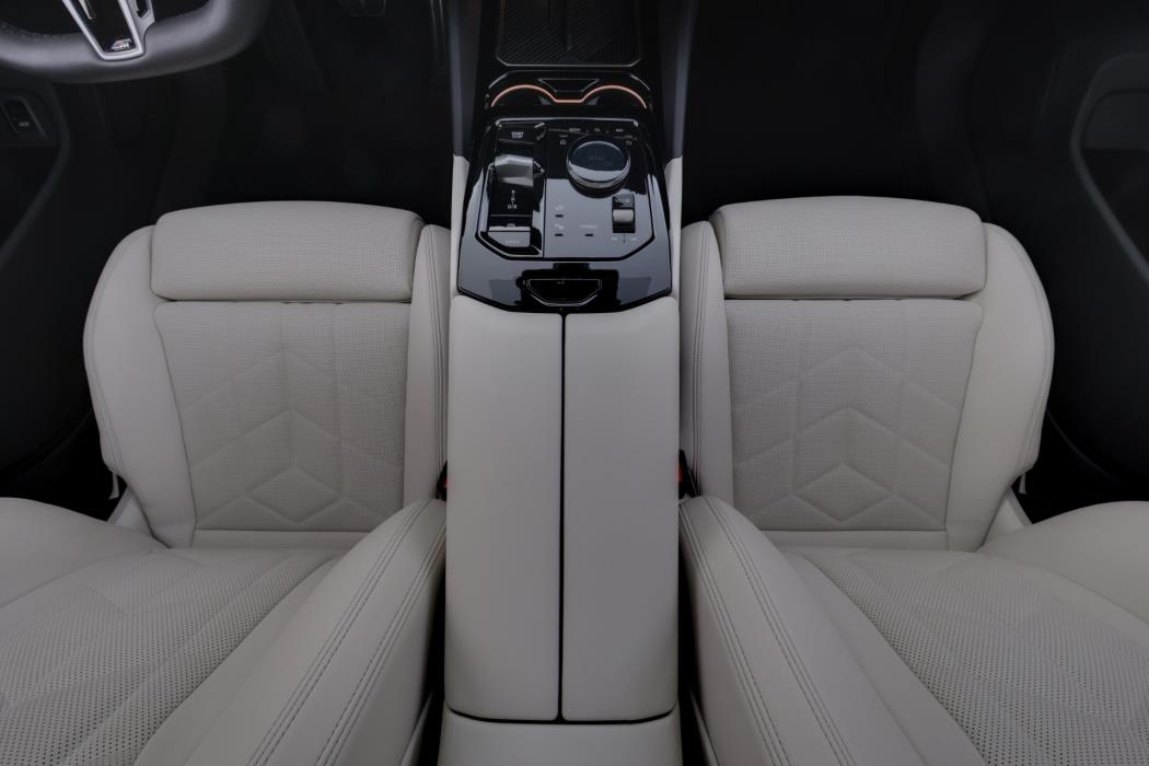 BMW i5 2025