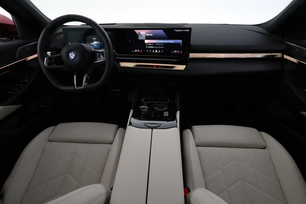 BMW i5 2025