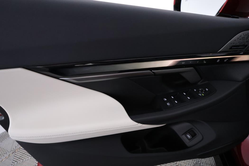 BMW i5 2025