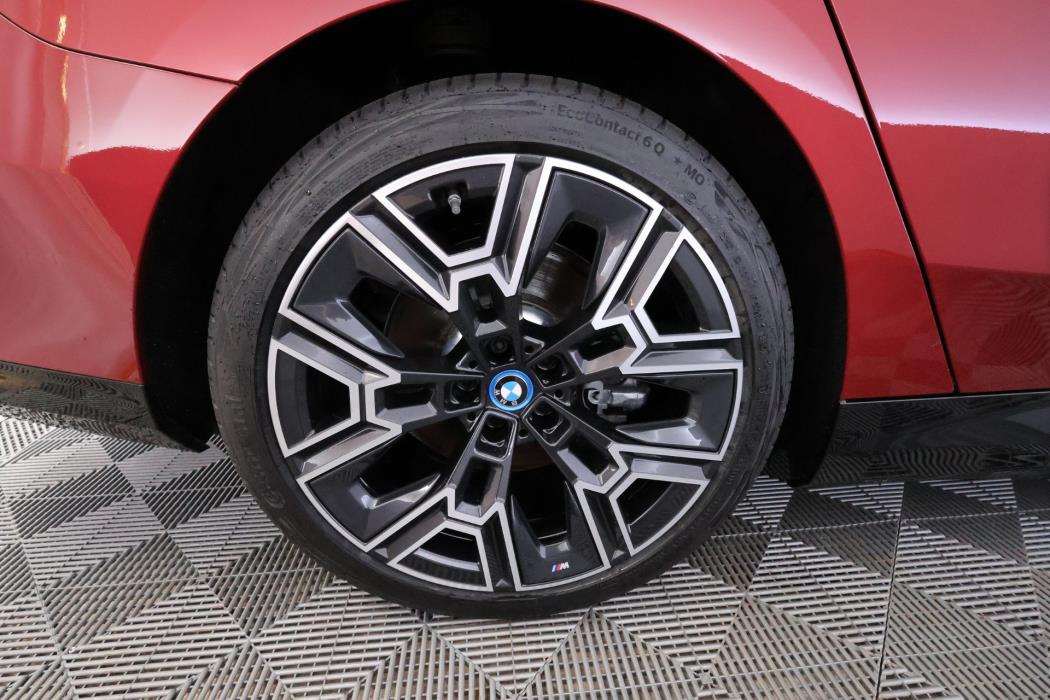 BMW i5 2025