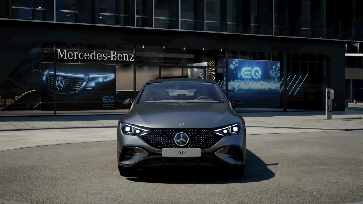 MERCEDES-BENZ EQE 2023