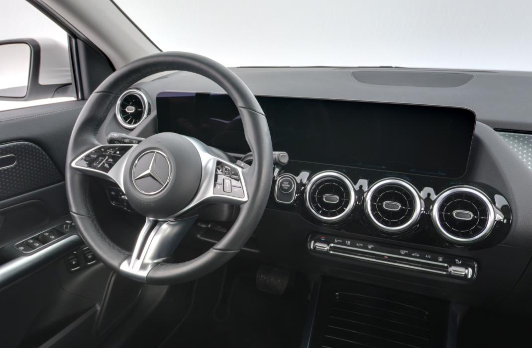 Mercedes-Benz GLA 2023