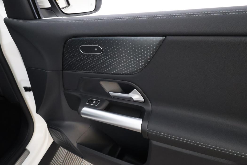 Mercedes-Benz GLA 2023