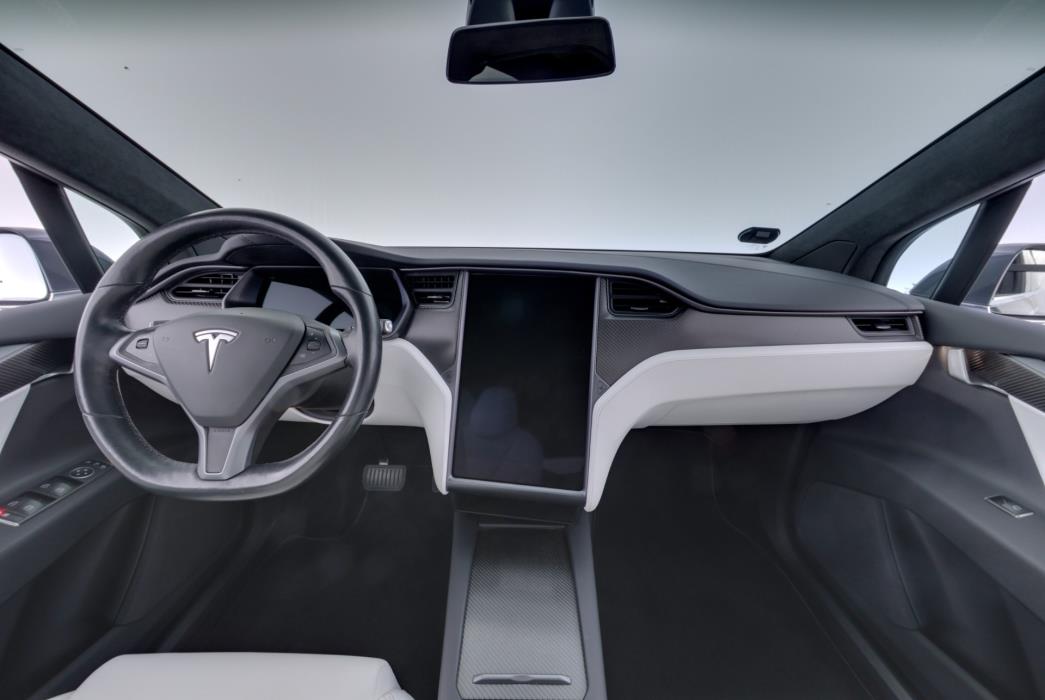 TESLA Model X 2018