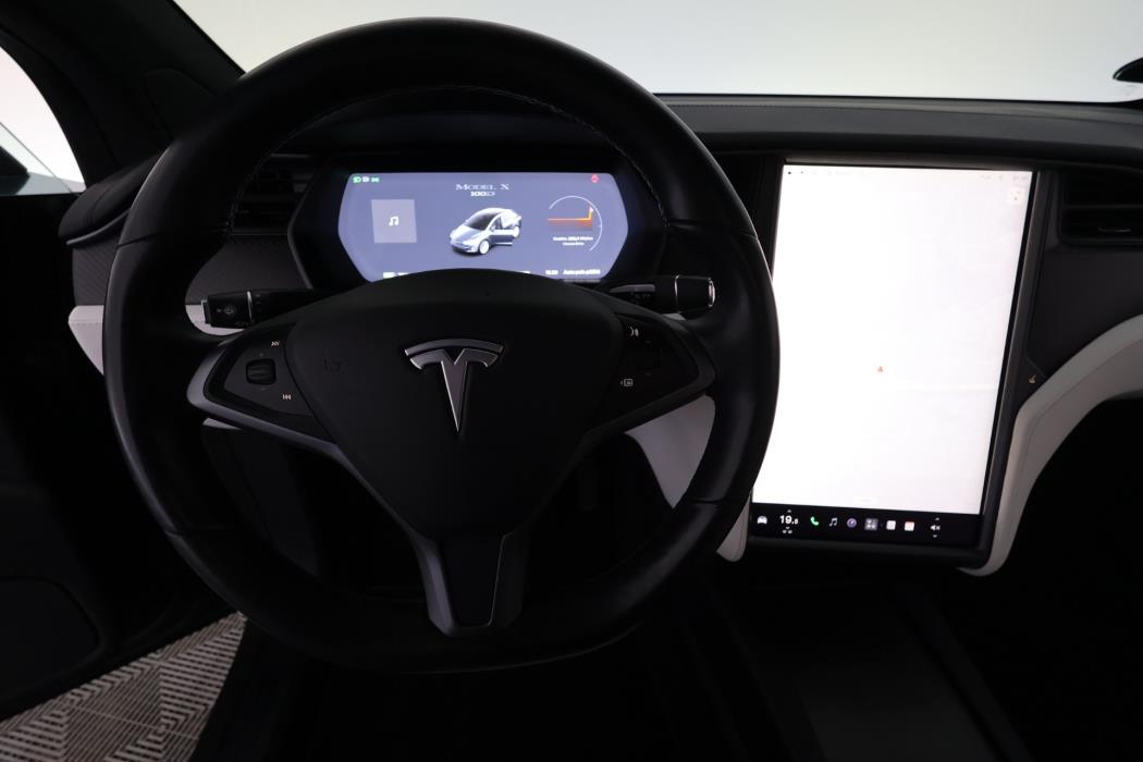 TESLA Model X 2018
