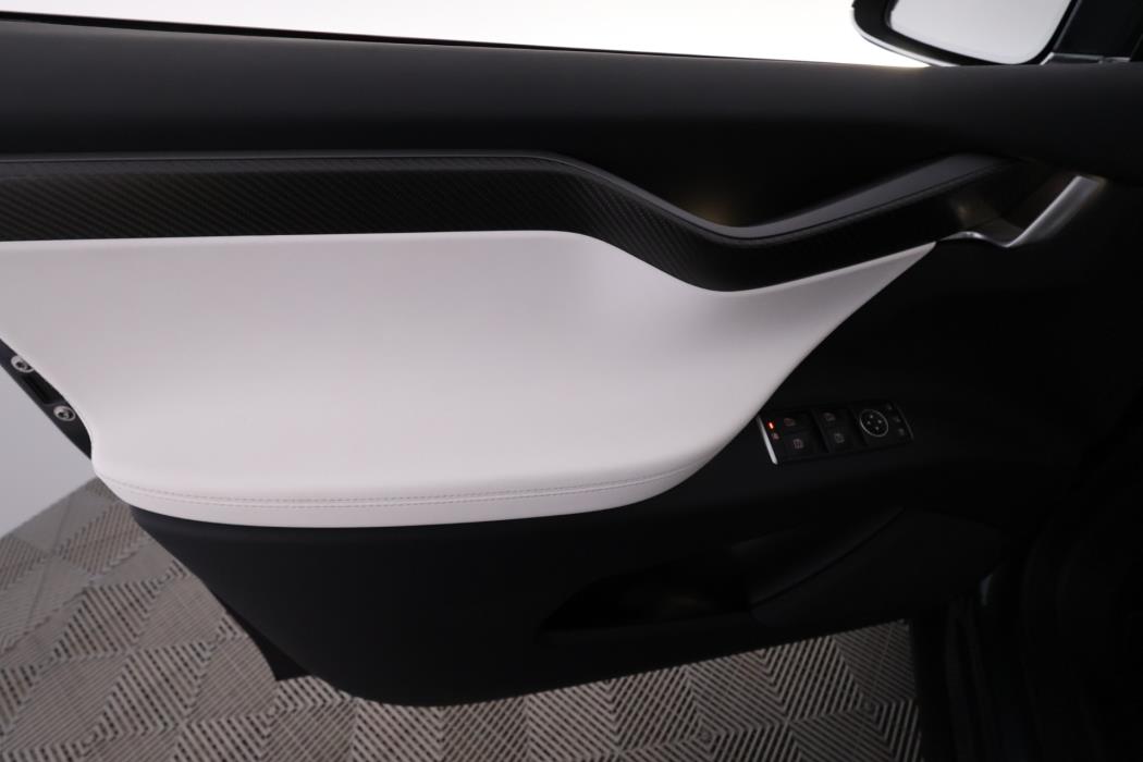 TESLA Model X 2018
