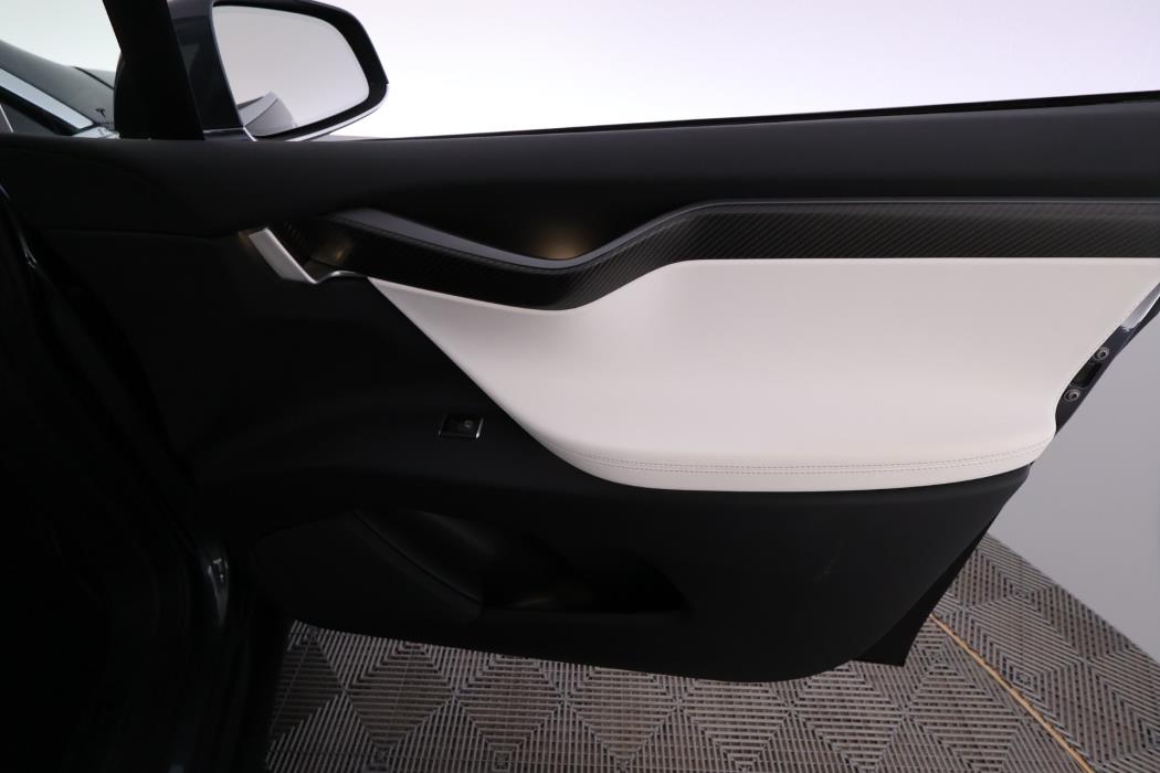 TESLA Model X 2018