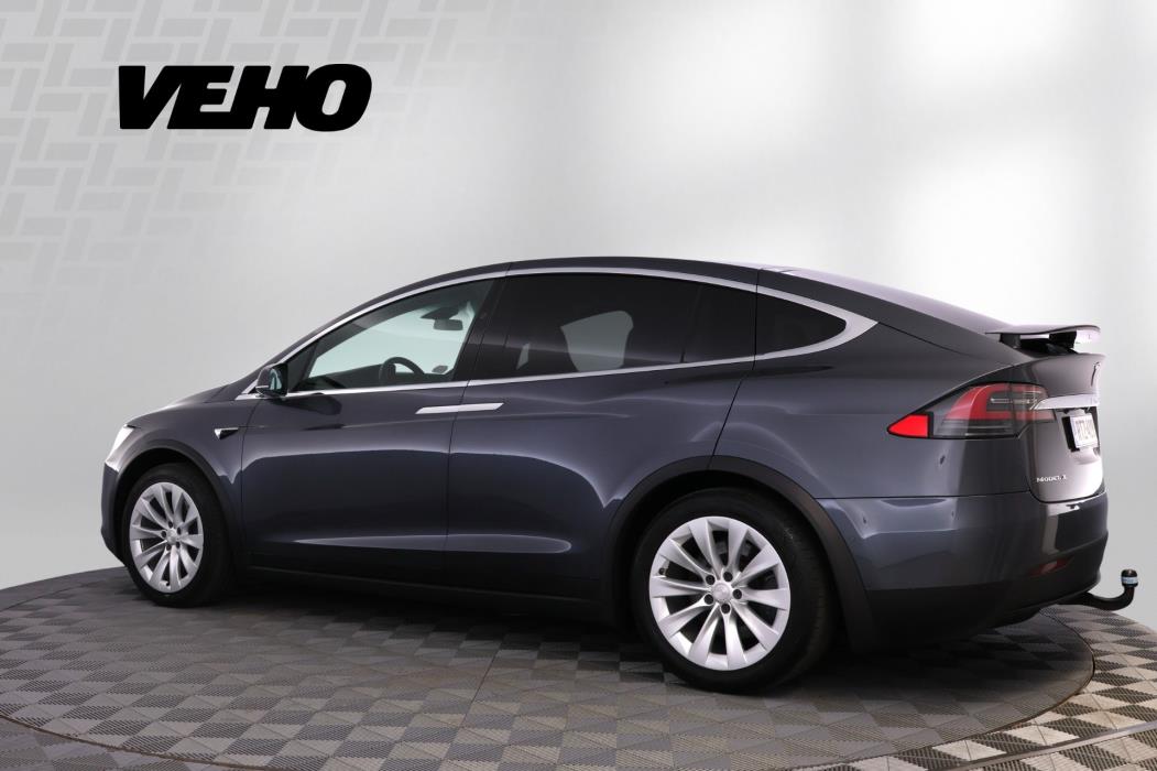 TESLA Model X 2018