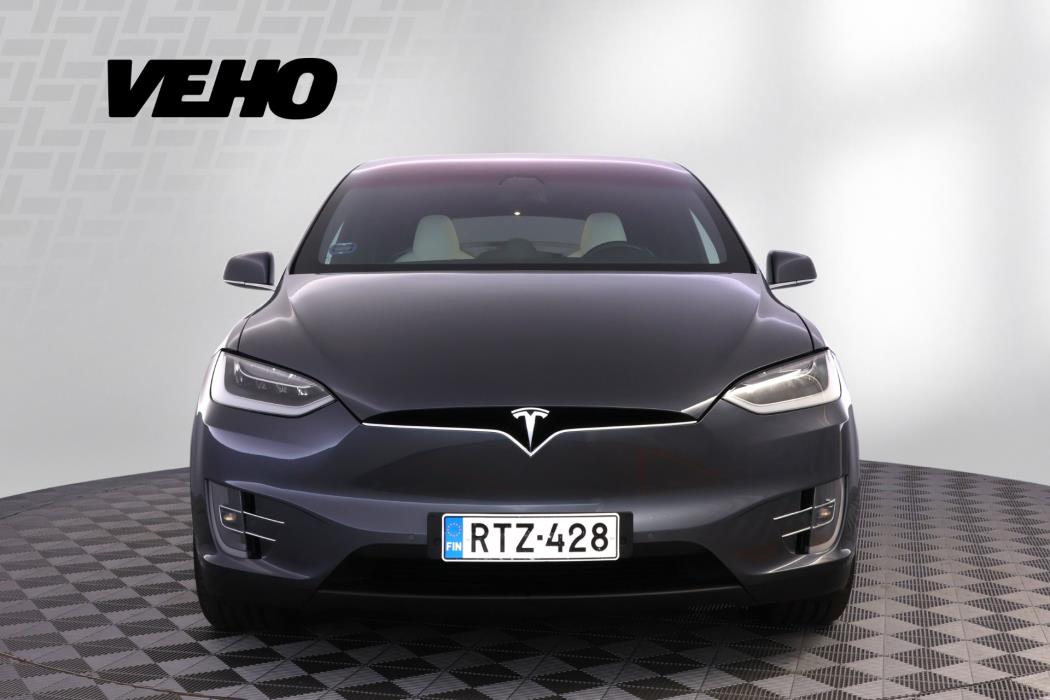 TESLA Model X 2018