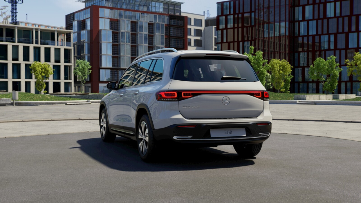 Mercedes-Benz EQB 2023