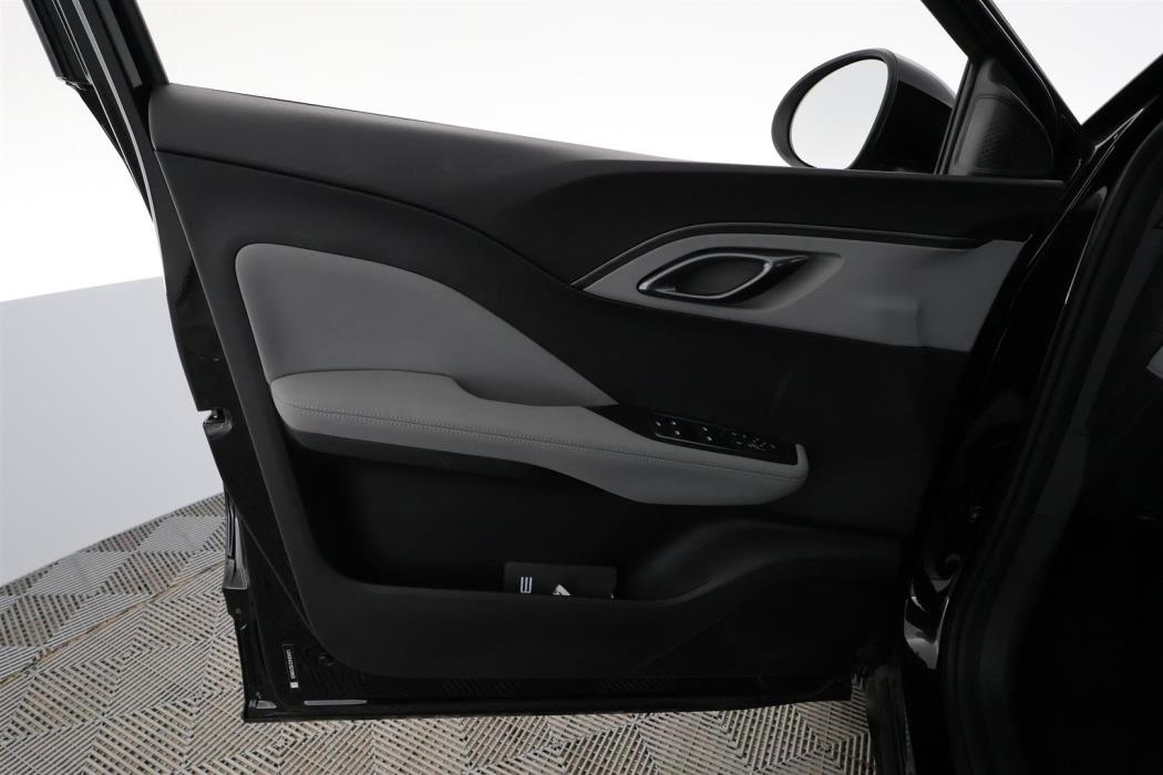 BYD Dolphin Surf 2025